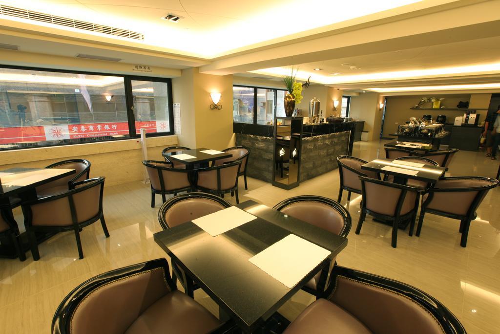 Nest Hotel Kaohsiung Exterior photo
