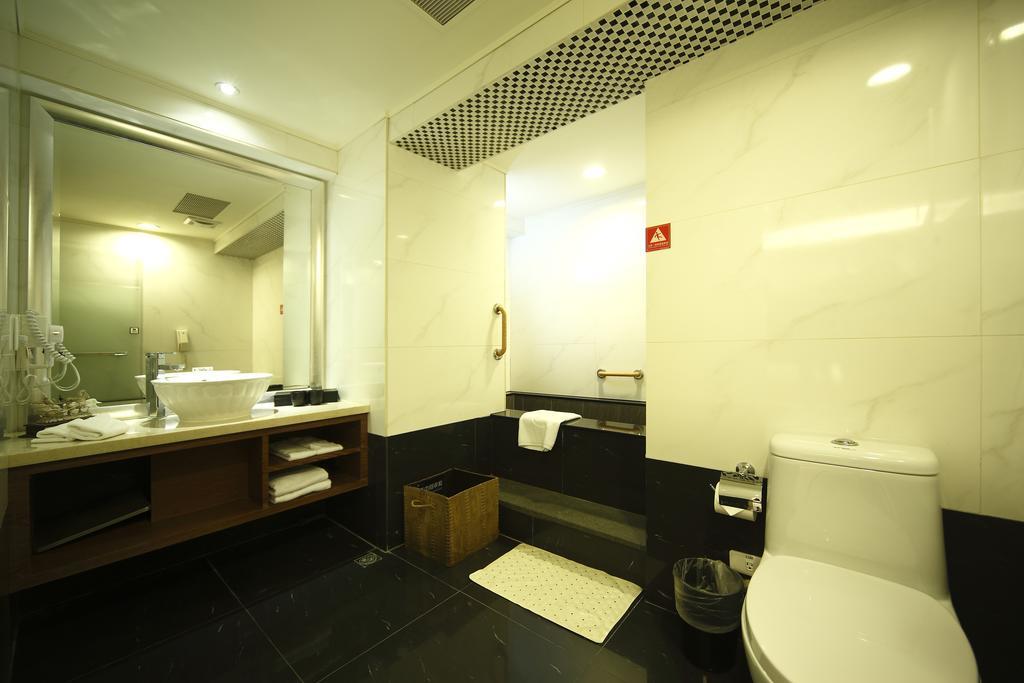 Nest Hotel Kaohsiung Exterior photo