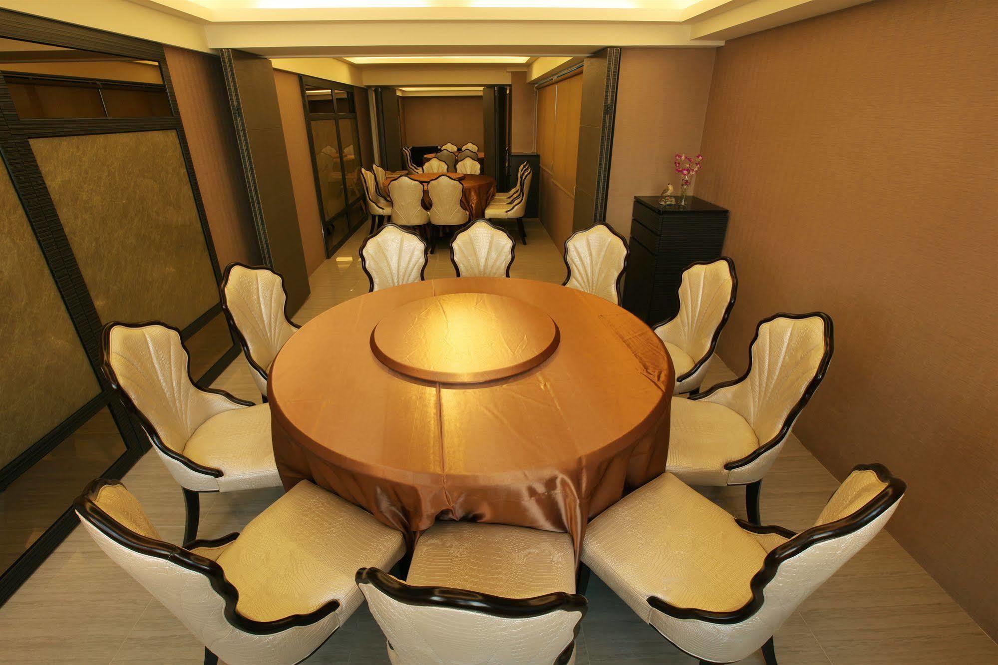 Nest Hotel Kaohsiung Exterior photo