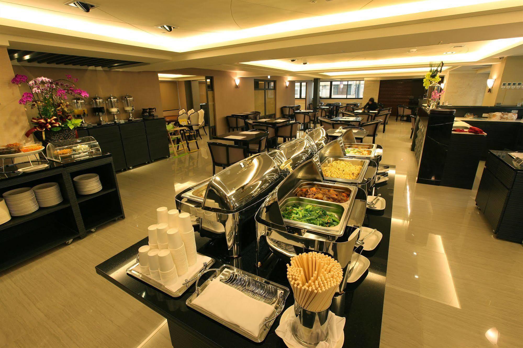 Nest Hotel Kaohsiung Exterior photo
