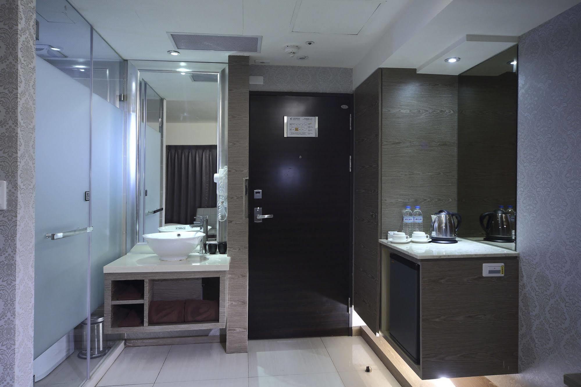 Nest Hotel Kaohsiung Exterior photo