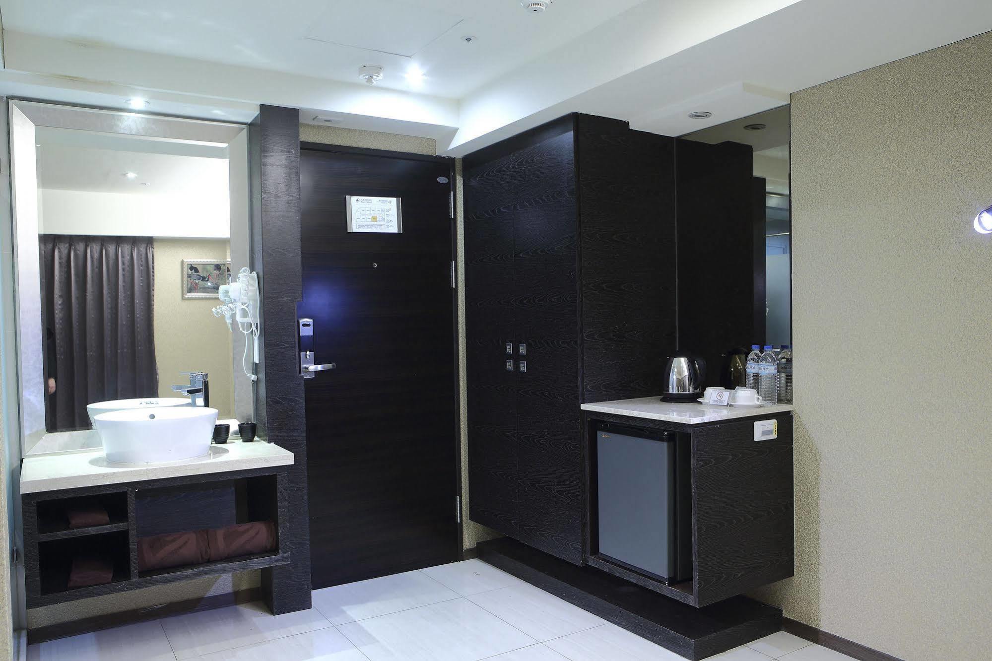Nest Hotel Kaohsiung Exterior photo