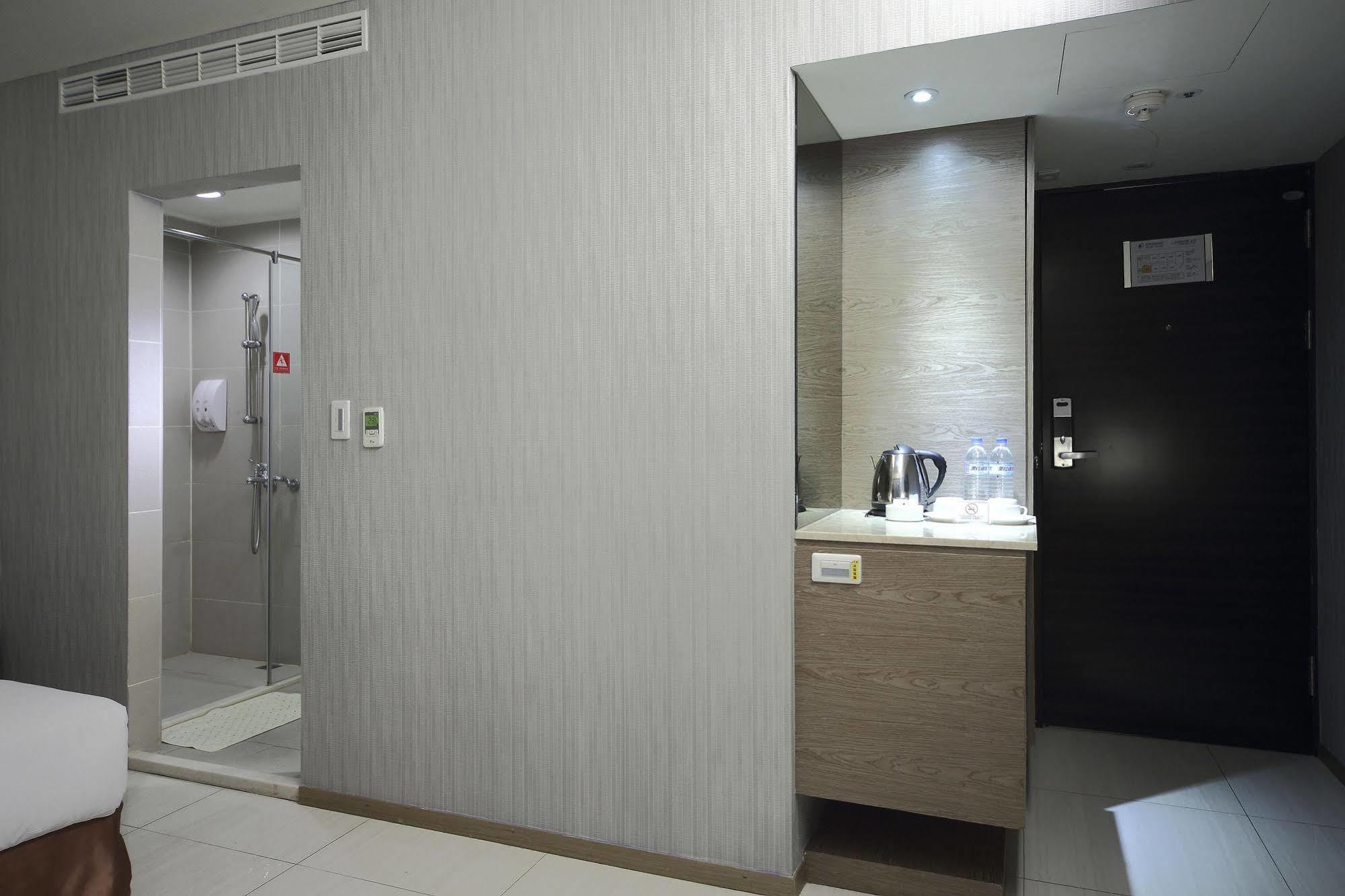 Nest Hotel Kaohsiung Exterior photo