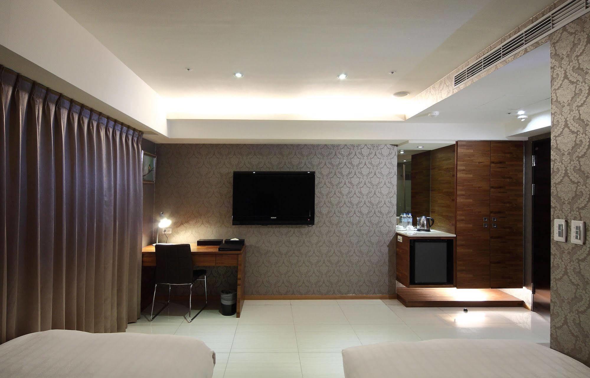 Nest Hotel Kaohsiung Exterior photo